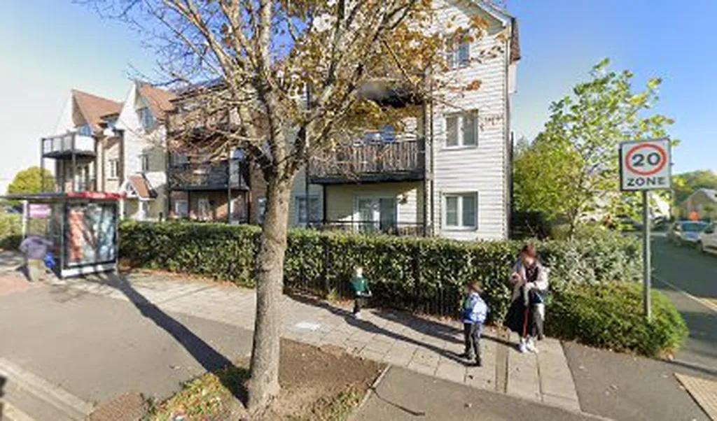 Harold Hill Community Centre (Stop GR)