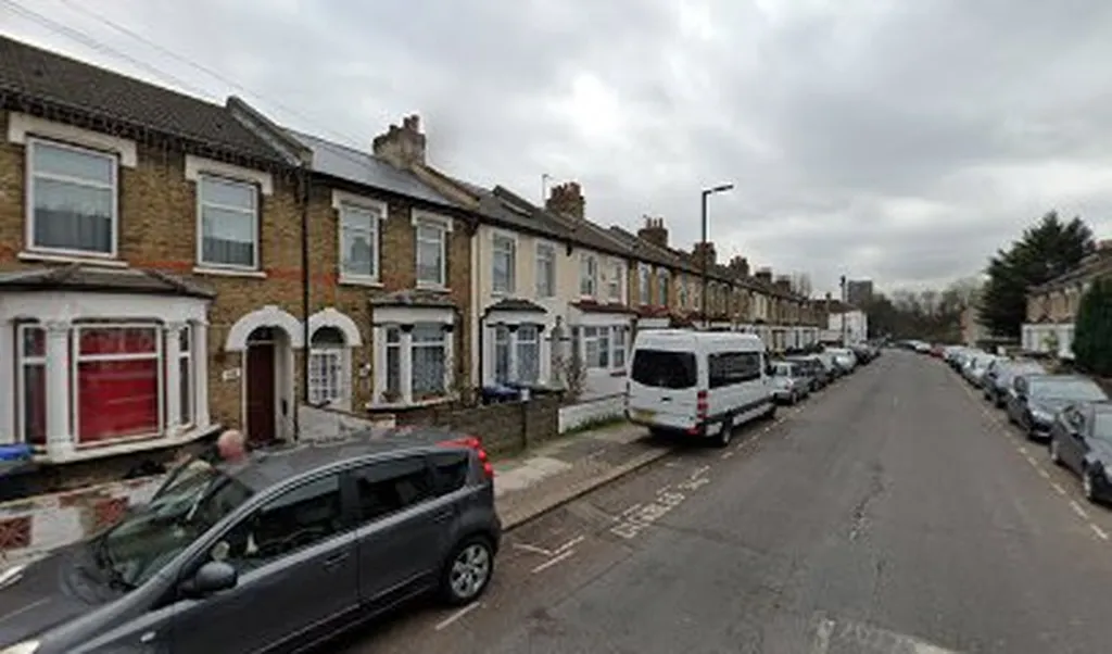 Haselbury Road Silver Street