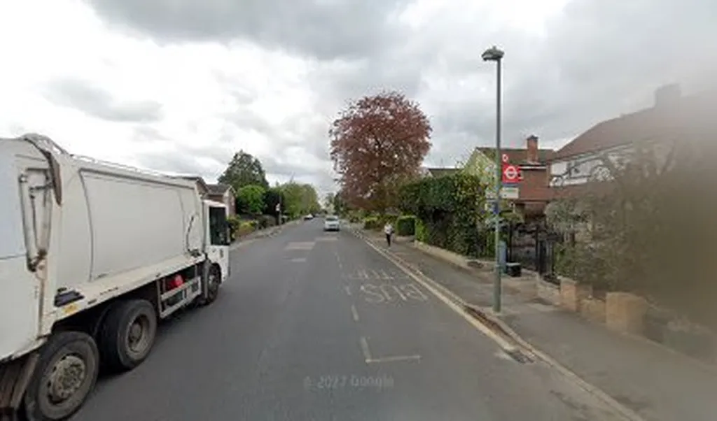 Hawthorne Road (Stop D)