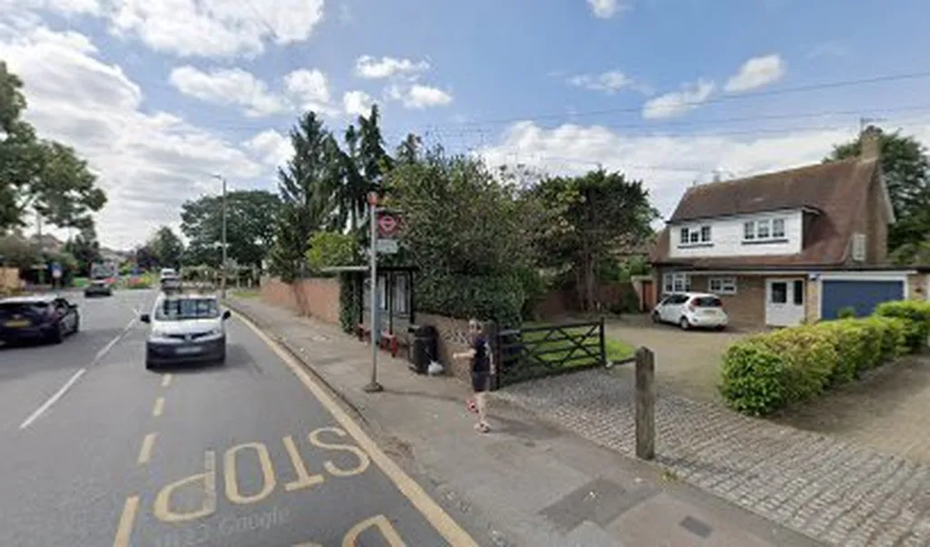 Hayes Lane / Norman Park (Stop S)