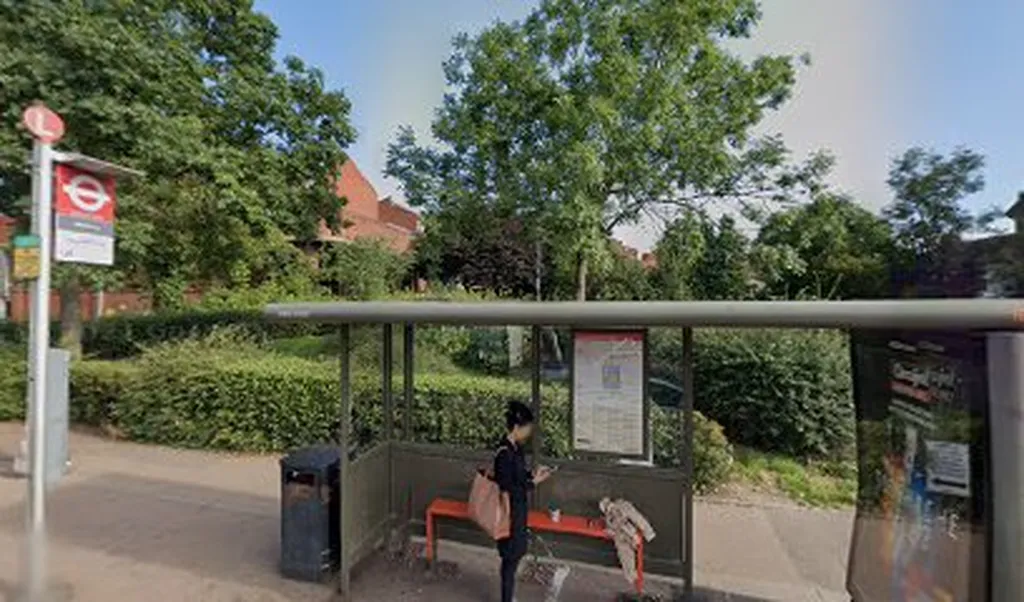 Heathway Dagenham (Stop L)