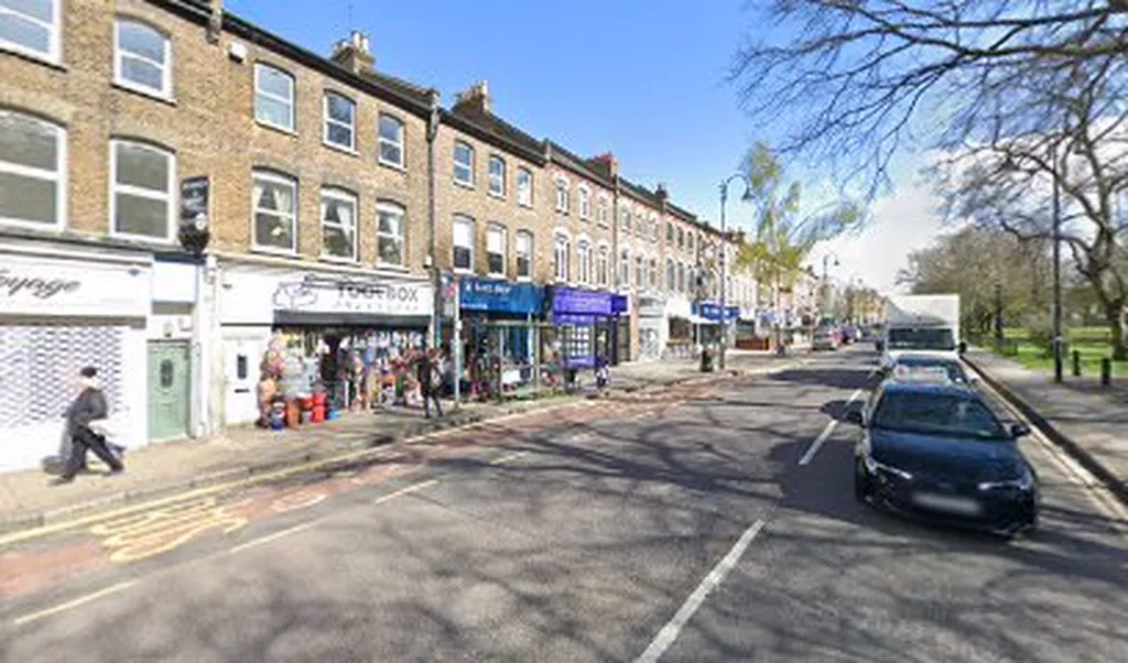 High Street / Hermon Hill (Stop SD)