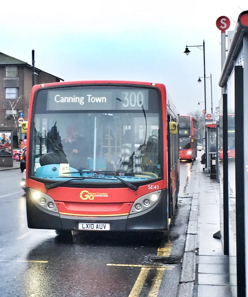 High Street North (Stop S)