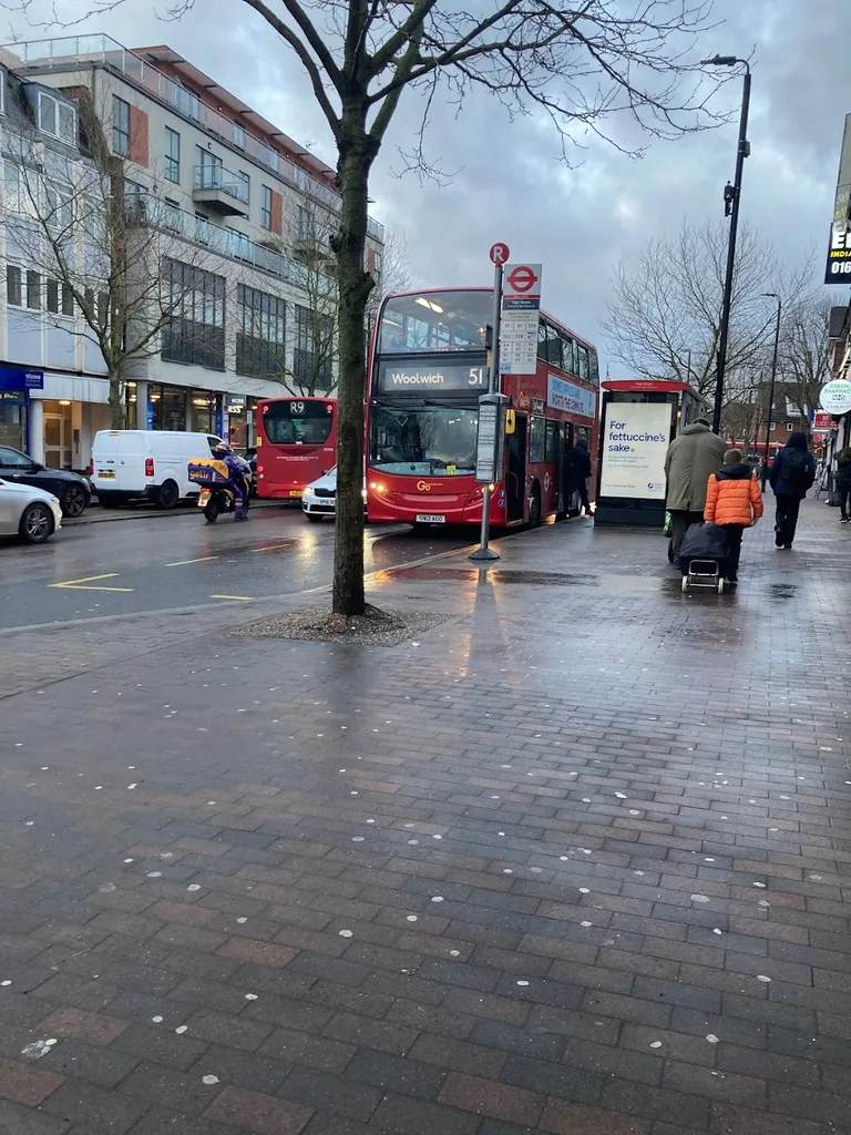 High Street / Orpington War Memorial (Stop S)