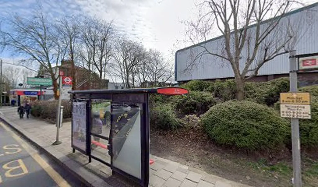High Street / Penge West Station (Stop B)