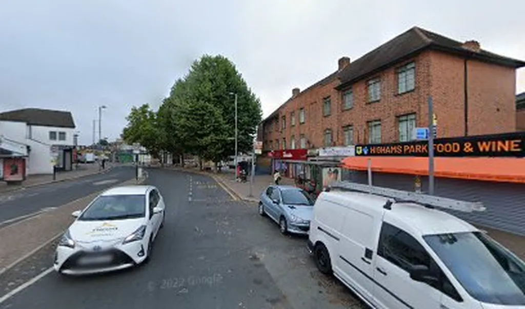 Highams Park Station (Stop WR)