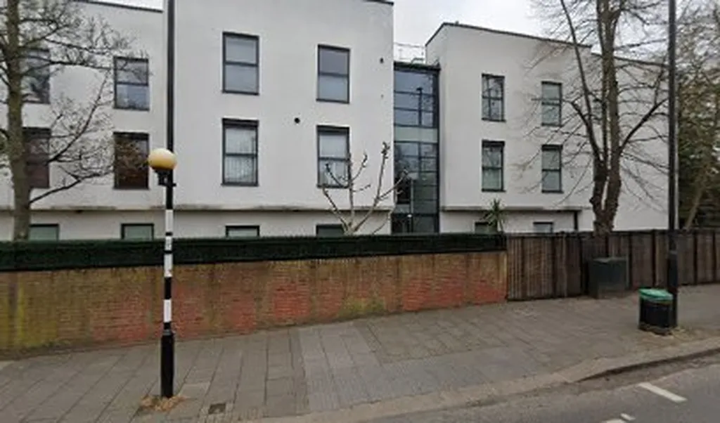 Highfield Road (Stop L)