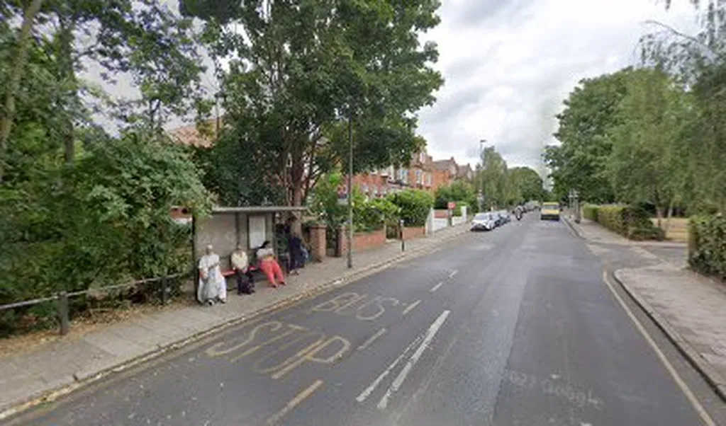 Hillbury Road (Stop G)