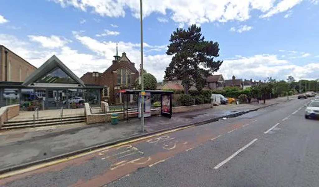 Hillcrest Road (Stop M)