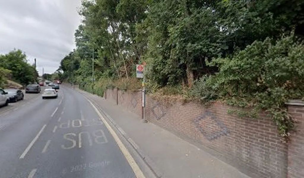 Hilliers Lane (Stop B)