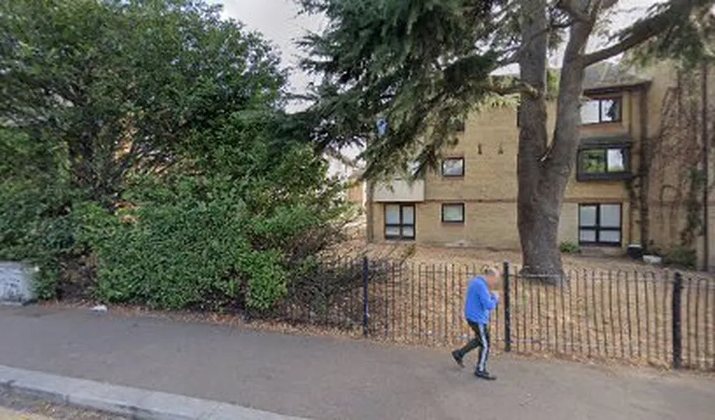 Hillyfield Primary School (Stop G)