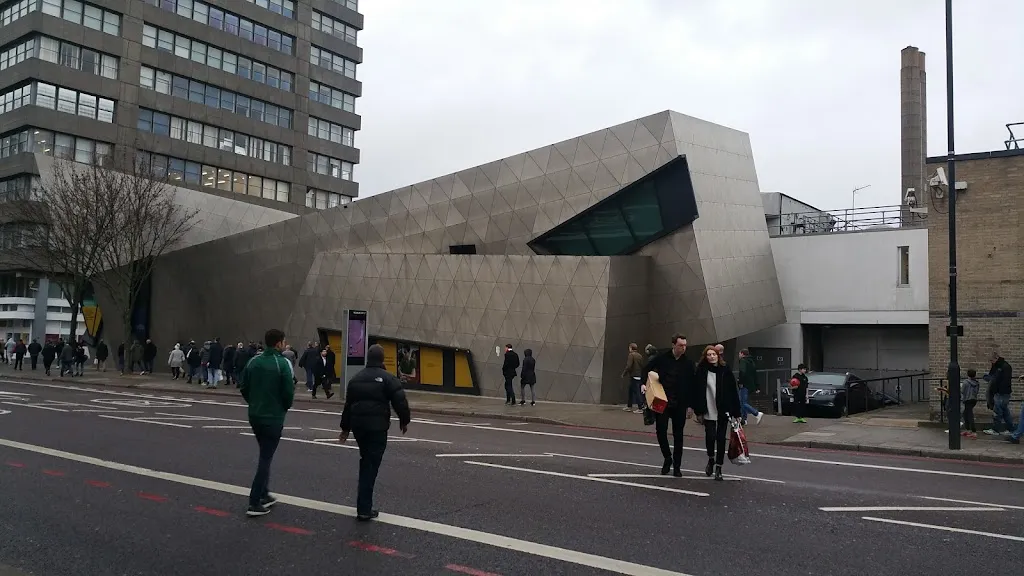 Holloway Road Station (Stop SY)