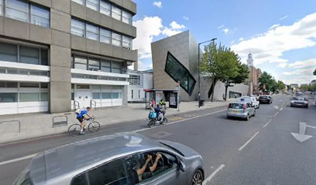 Holloway Road Station (Stop SY)