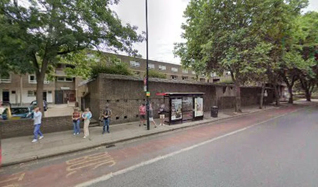 Hoxton Station (Stop HF)