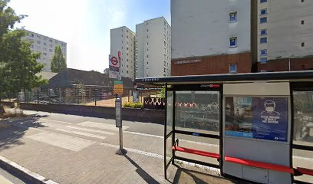Kenton Road Well Street (Stop L)