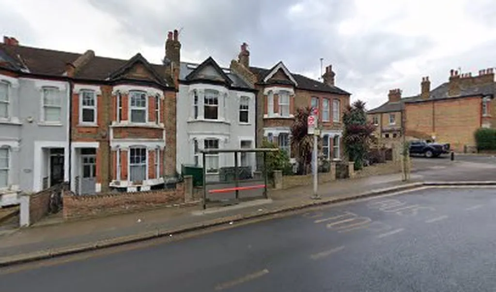 Ladywell Road / Phoebeth Road (Stop HZ)