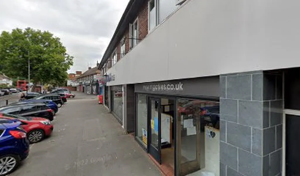 Larkswood Road (Stop U)