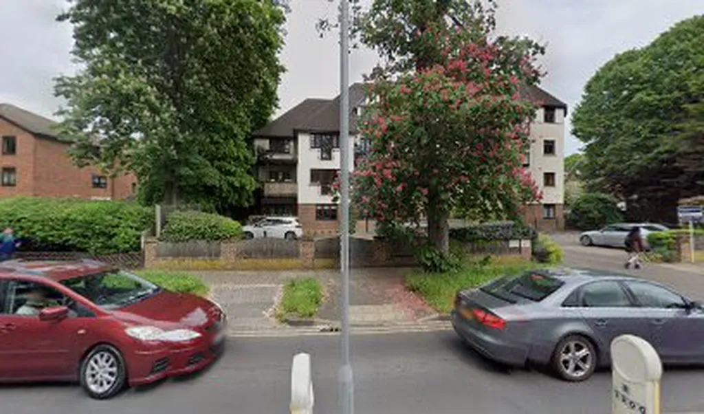 Lawn Road (Stop C)