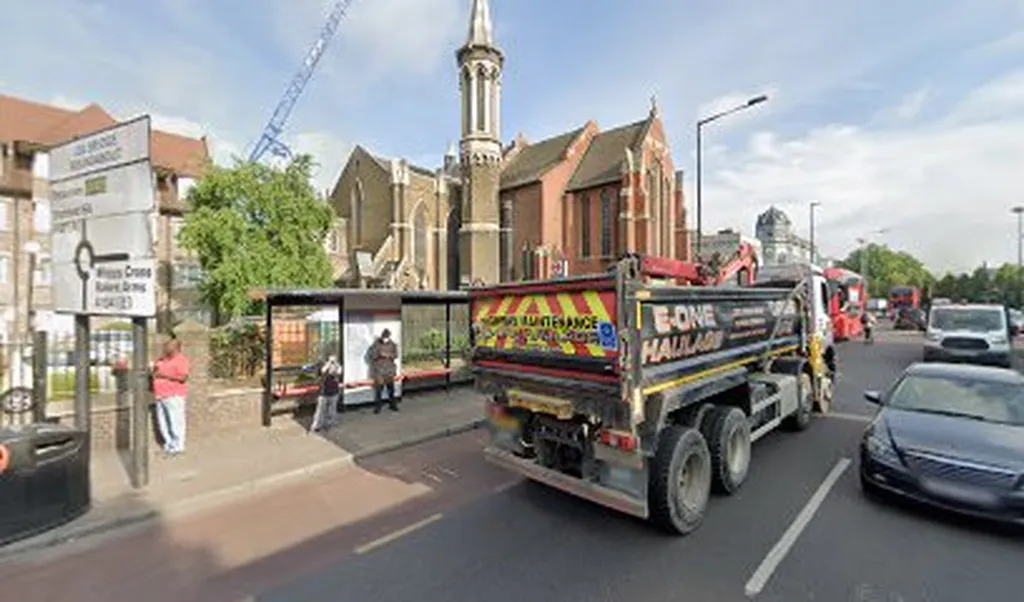 Lea Bridge Roundabout (Stop L)