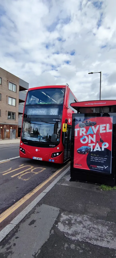 Lea Bridge Roundabout (Stop T)