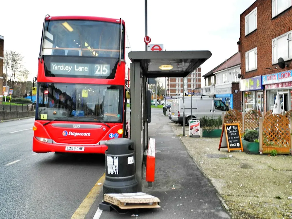 Lea Valley Road (Stop U)