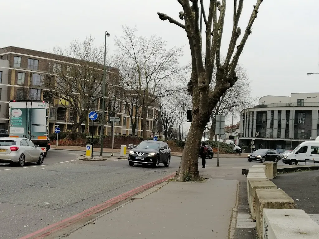 Lombard Roundabout (Stop H)