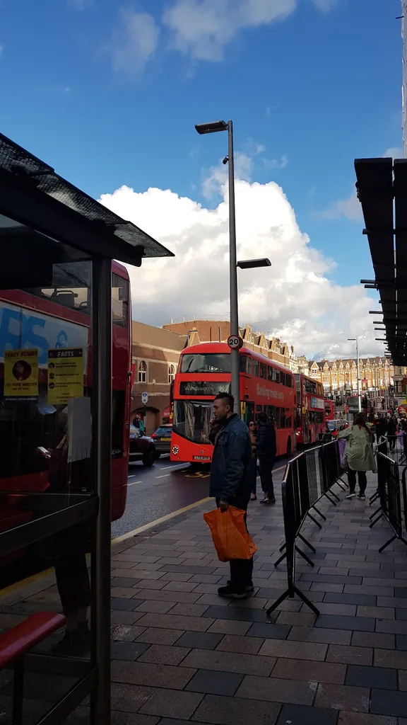 Long Road / Clapham Common (Stop M)