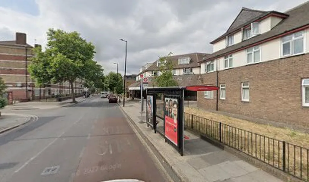 Longfield Estate (Stop T)