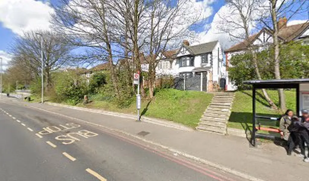 Lord Avenue (Stop WD)