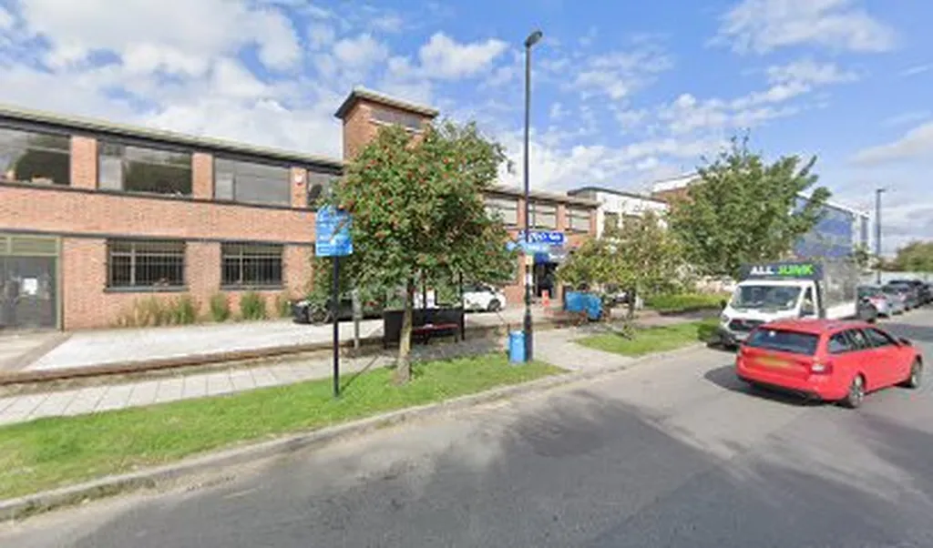 Lower Sydenham Station (Stop LA)