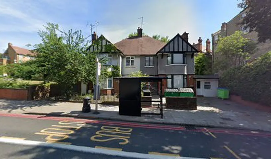 Lyncroft Gardens NW6 (Stop CB)