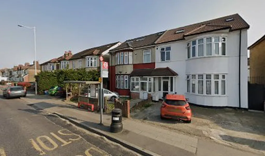 Lynford Gardens (Stop S)