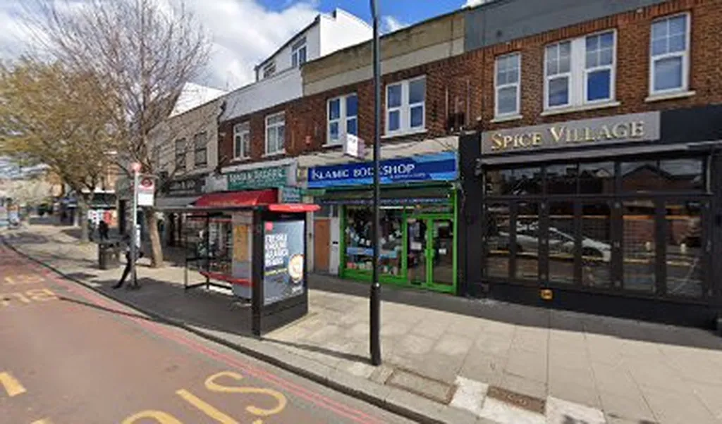 Lynwood Road (Stop P)