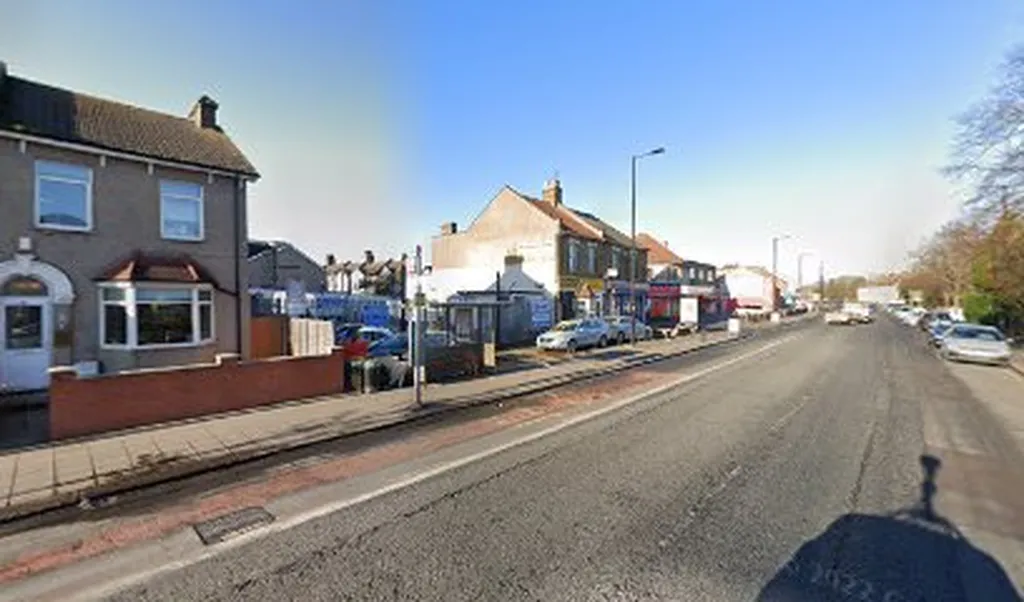 Mandeville Road (Stop C)