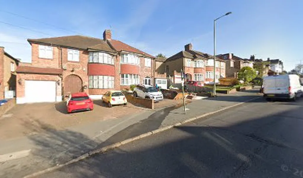 Manor Drive (Stop H)