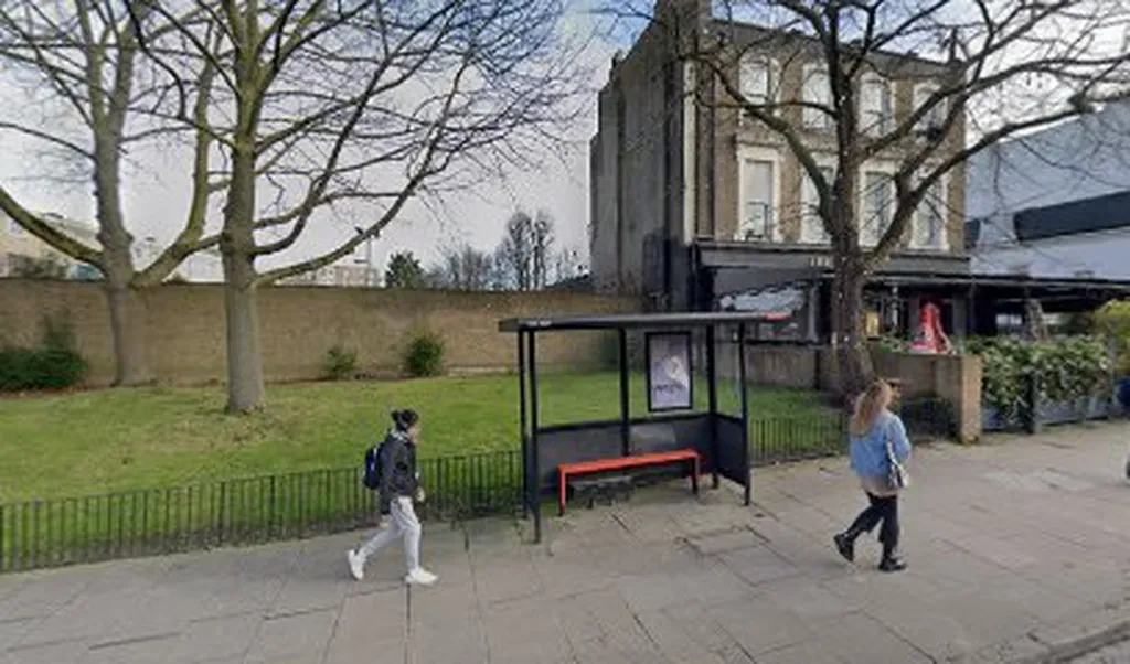 Manor House Station (Stop B)