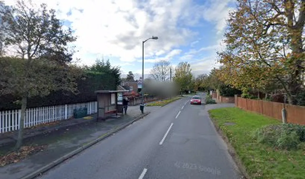 Manorfields Close (Stop V)