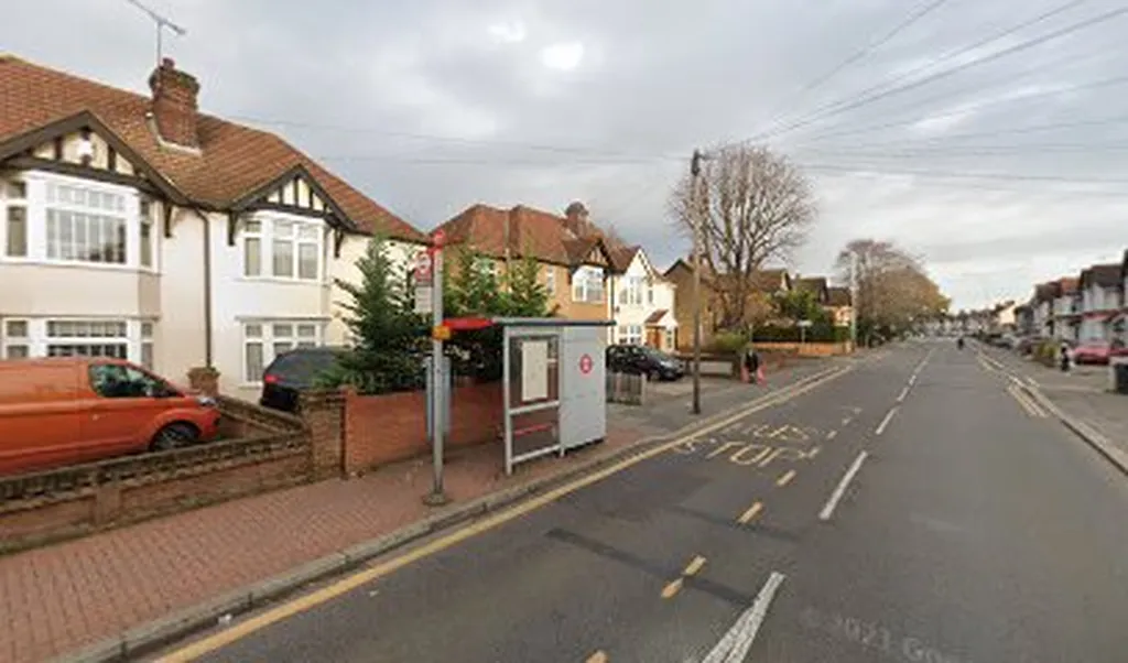 Margaret Road (Stop AT)