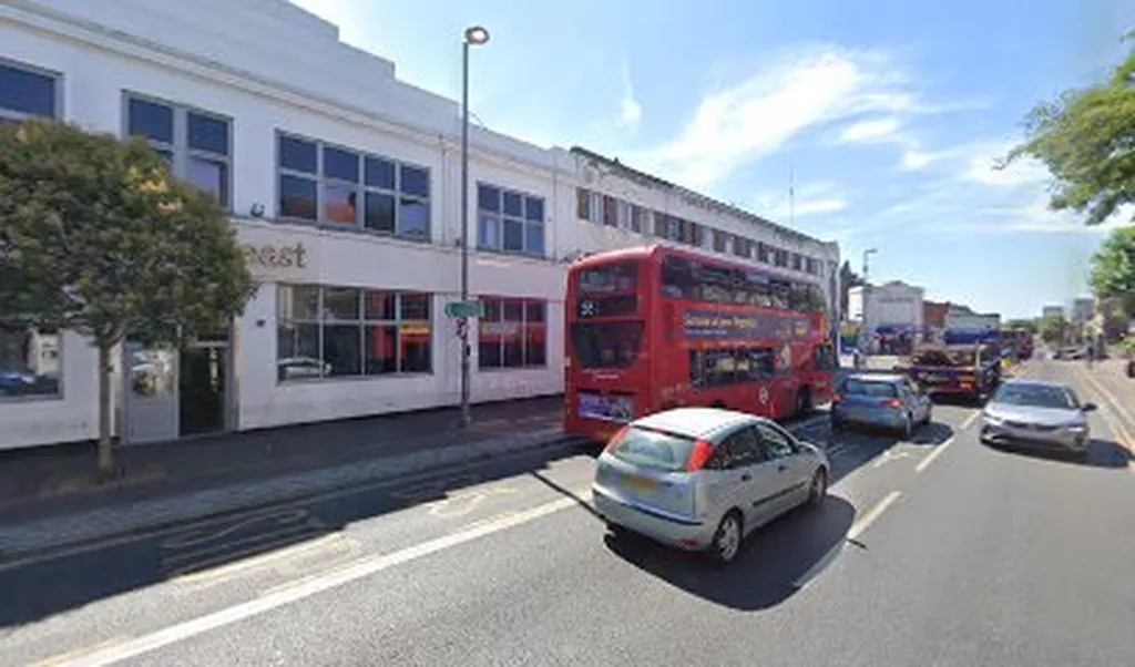 Markhouse Road (Stop LK)