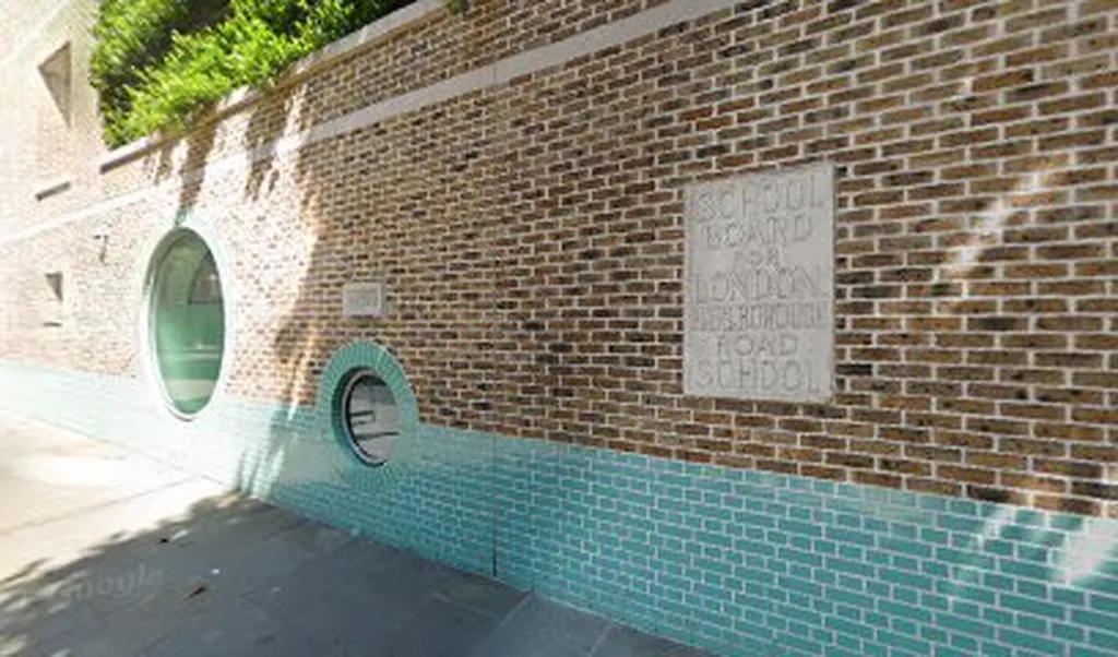 marlborough-primary-school-opening-times-contacts-bus-stop-in-london