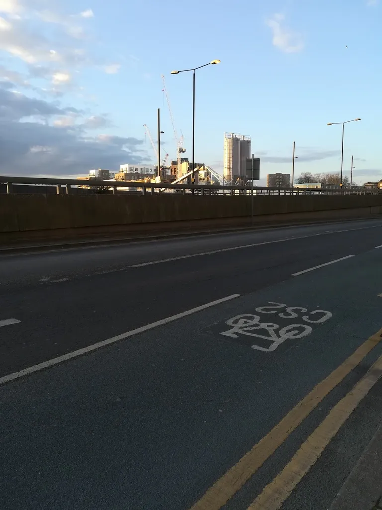 Marshgate Lane (Stop W)
