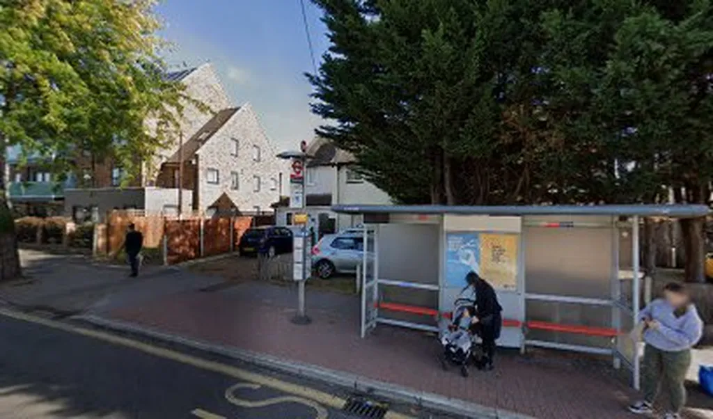 Masefield Crescent (Stop GF)