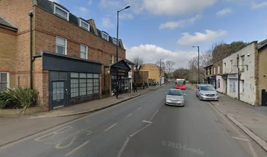 Meadway (Stop V)