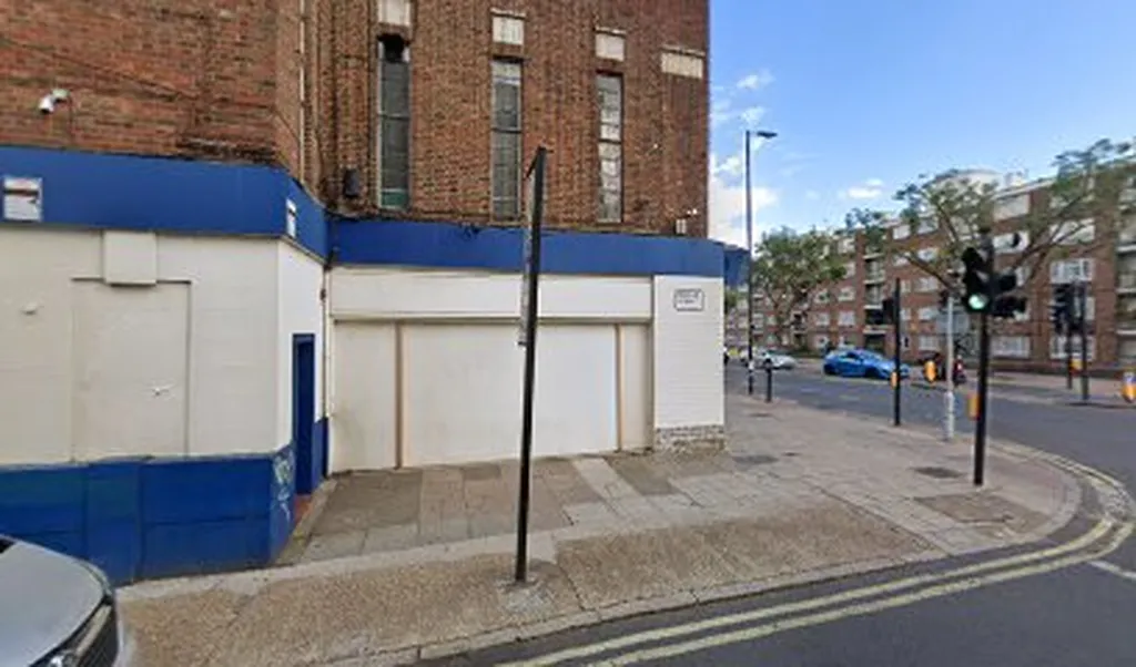 Medlar Street (Stop C)
