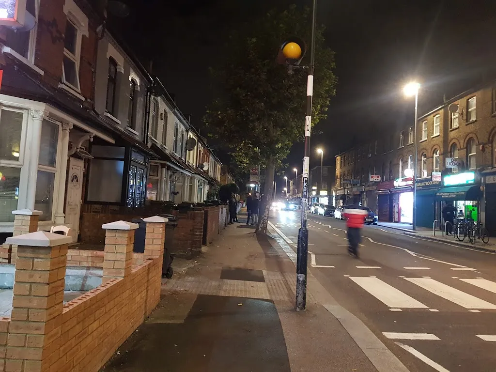Millais Road (Stop S)