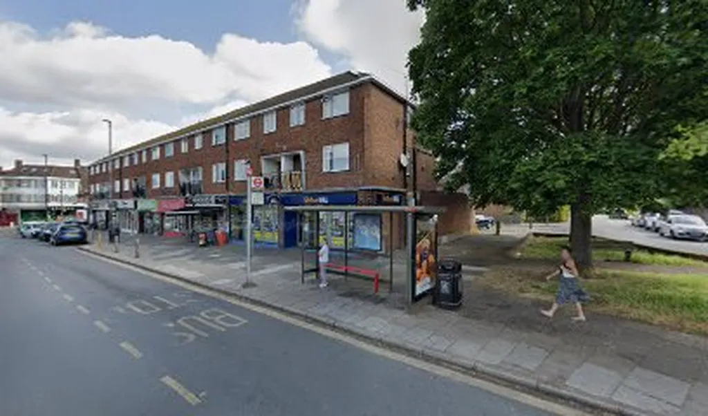 Mottingham Road / Court Road (Stop ME)