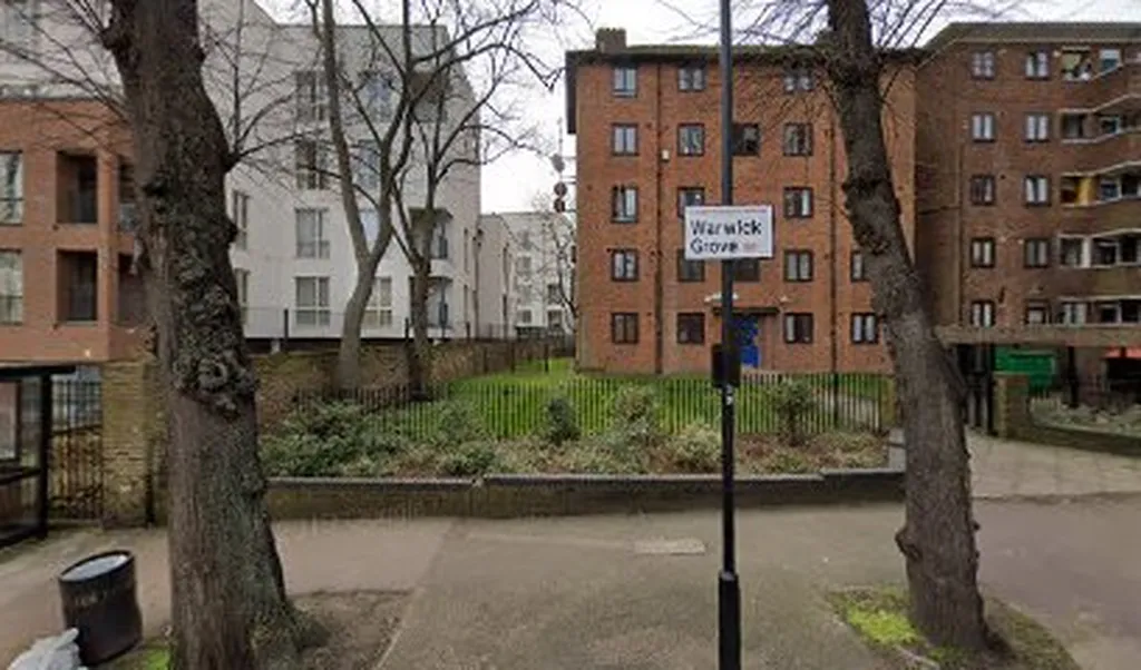 Mount Pleasant Lane (Stop UV)