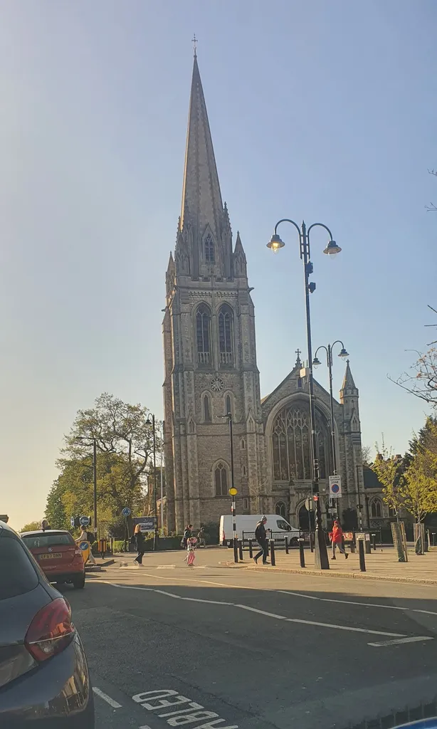 Muswell Hill Road (Stop L)