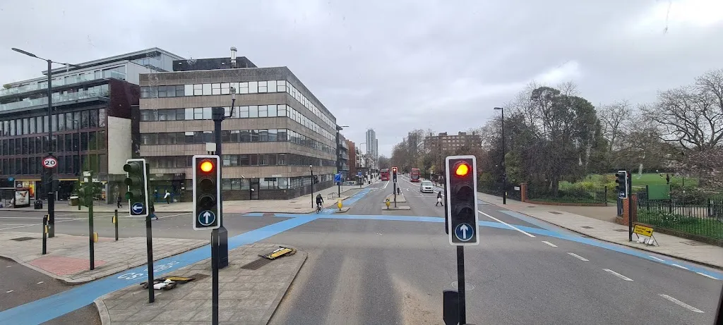 Newington Butts (Stop BL)
