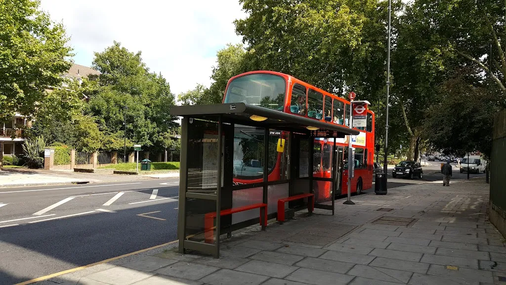 Nightingale Lane (Stop L)